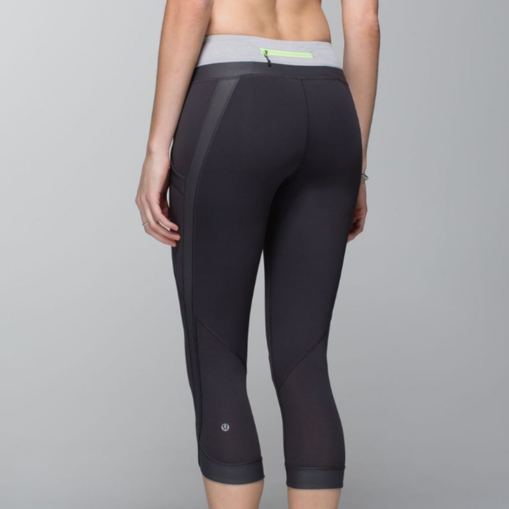 Lululemon Chase Me Crop II